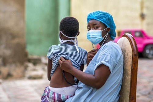 Fortaleciendo la Respuesta de África a las Amenazas Globales de Salud